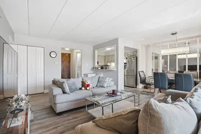 6443 Clarendon Hills Road #402, Willowbrook, IL 60527 - Photo 3