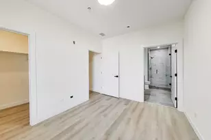 1950 W Lawrence Ave, Chicago, IL 60640 - Photo 11