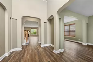 2984 Shamrock Cir, Elgin, IL 60124 - Photo 3