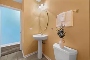 2984 Shamrock Cir, Elgin, IL 60124 - Photo 19