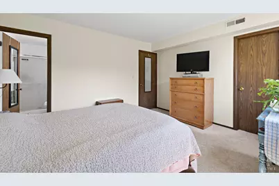 603 Waters Edge Drive #D, McHenry, IL 60050 - Photo 11