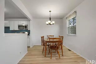 2404 Mallow Ct, Schaumburg, IL 60194 - Photo 13