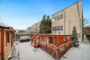 3936 W Cornelia Ave, Chicago, IL 60618 - Photo 33