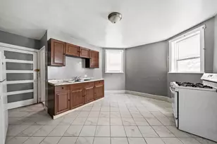 3936 W Cornelia Ave, Chicago, IL 60618 - Photo 21