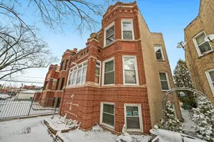 3936 W Cornelia Ave, Chicago, IL 60618 - Photo 5
