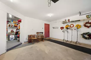 2105 Waterbury Ln W, Sycamore, IL 60178 - Photo 27