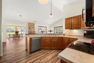 2105 Waterbury Ln W, Sycamore, IL 60178 - Photo 13