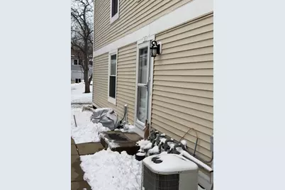 360 Meadow Court #360, Vernon Hills, IL 60061 - Photo 3