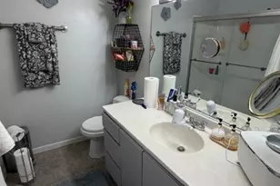 360 Meadow Ct, Vernon Hills, IL 60061 - Photo 17