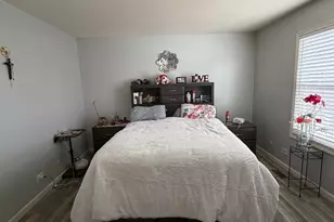 360 Meadow Ct, Vernon Hills, IL 60061 - Photo 15