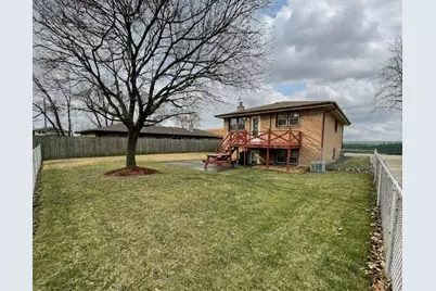 8233 S 76th Avenue, Bridgeview, IL 60455 - Photo 5