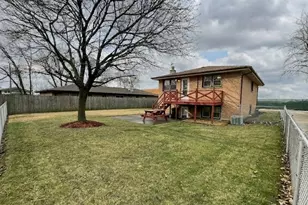 8233 S 76th Ave, Bridgeview, IL 60455 - Photo 5