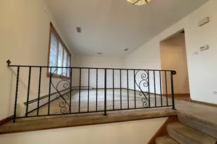 8233 S 76th Ave, Bridgeview, IL 60455 - Photo 9