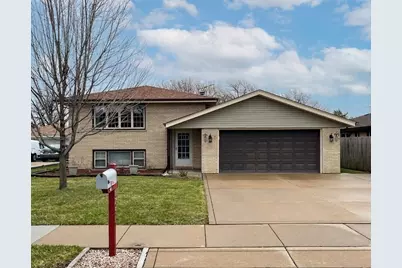 8233 S 76th Avenue, Bridgeview, IL 60455 - Photo 1