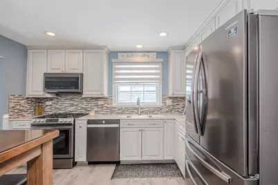 2407 Valley Drive, Lindenhurst, IL 60046 - Photo 7