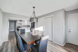 1112 Adams Ave, Wauconda, IL 60084 - Photo 9