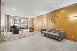 2930 N Sheridan Rd, Chicago, IL 60657 - Photo 13