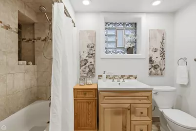 724 W Grace Street #1, Chicago, IL 60613 - Photo 21