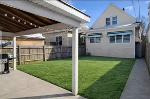 2046 N Narragansett Ave, Chicago, IL 60639 - Photo 11