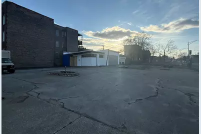 6108 S Saint Lawrence Avenue, Chicago, IL 60637 - Photo 1