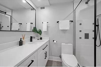 1560 N Sandburg Terrace #4011J, Chicago, IL 60610 - Photo 19