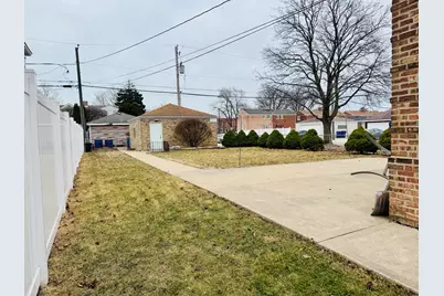 3743 S 59th Avenue, Cicero, IL 60804 - Photo 17