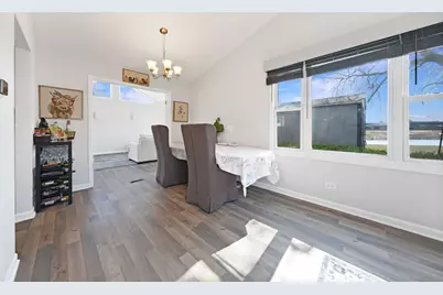 565 Edgebrook Court, Carol Stream, IL 60188 - Photo 5