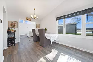 565 Edgebrook Ct, Carol Stream, IL 60188 - Photo 5