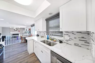 565 Edgebrook Court, Carol Stream, IL 60188 - Photo 9