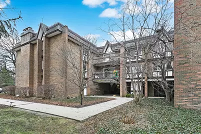 360 Claymoor Road #3G, Hinsdale, IL 60521 - Photo 1