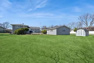 1000 Lancaster Ct, Hoffman Estates, IL 60169 - Photo 25