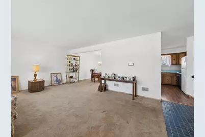 1000 Lancaster Court, Hoffman Estates, IL 60169 - Photo 7