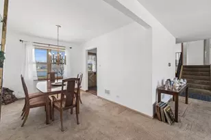 1000 Lancaster Ct, Hoffman Estates, IL 60169 - Photo 9