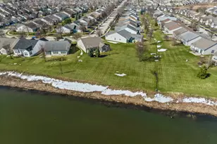 2791 Beacon Point Cir, Elgin, IL 60124 - Photo 25