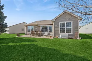 2791 Beacon Point Cir, Elgin, IL 60124 - Photo 23