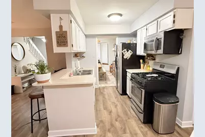 640 Pleasant Place, Island Lake, IL 60042 - Photo 5