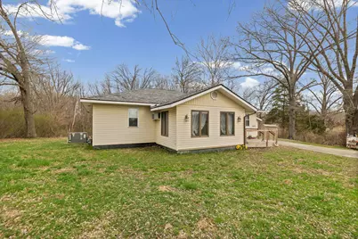 2429 Overbeck Lane, Centralia, IL 62801 - Photo 3