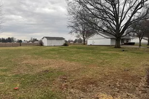 100 Hazelwood Dr, Wyanet, IL 61379 - Photo 3