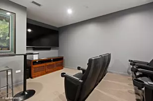 6 N Michigan Ave, Chicago, IL 60602 - Photo 13