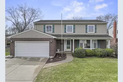 2007 E Robinhood Lane, Arlington Heights, IL 60004 - Photo 1