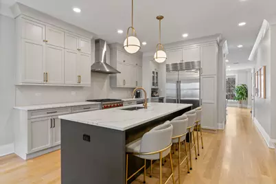 1517 W Barry Avenue #2W, Chicago, IL 60657 - Photo 9