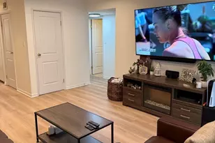 9456 Bay Colony Dr, Des Plaines, IL 60016 - Photo 3