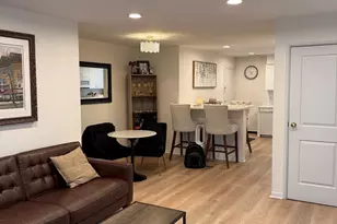 9456 Bay Colony Dr, Des Plaines, IL 60016 - Photo 5