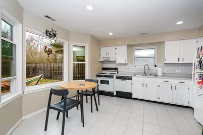 914 Wembley Drive, Island Lake, IL 60042 - Photo 7