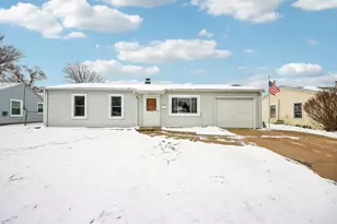 916 Mulberry Ln, Streamwood, IL 60107 - Photo 3