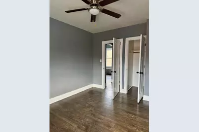 2456 W Lithuanian Plaza Court, Chicago, IL 60629 - Photo 5