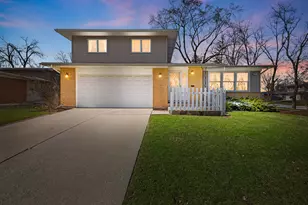 306 N Pleasant Dr, Glenwood, IL 60425 - Photo 1