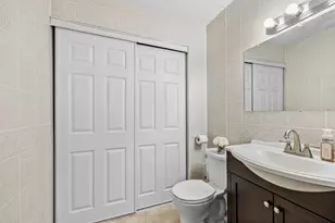 4710 W Northfox Ln W, McHenry, IL 60050 - Photo 15