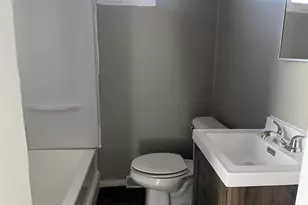 514 E Garden St, Freeport, IL 61032 - Photo 9