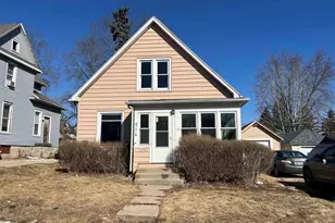 514 E Garden St, Freeport, IL 61032 - Photo 1